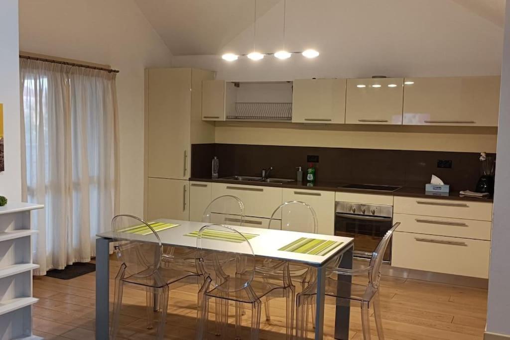 Terrace Escape With Jacuzzi Appartement Timişoara