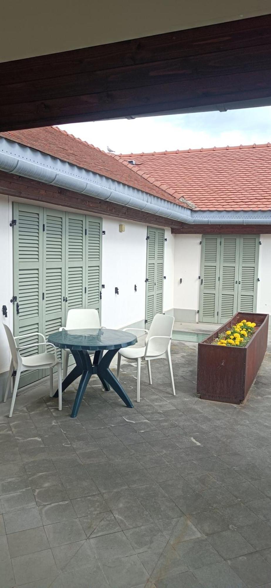 Terrace Escape With Jacuzzi